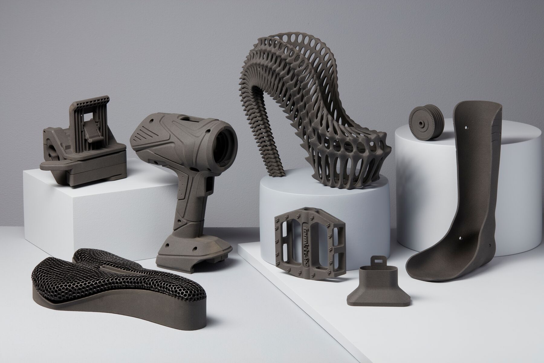 Pulverbehälter mit Nylon 12 für die Fuse 1 – optimierte Materialeigenschaften für industrielle Anwendungen.