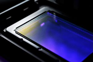 Formlabs Form 4 Resin Tank mit wiederverwendbarem Deckel für einfache Handhabung