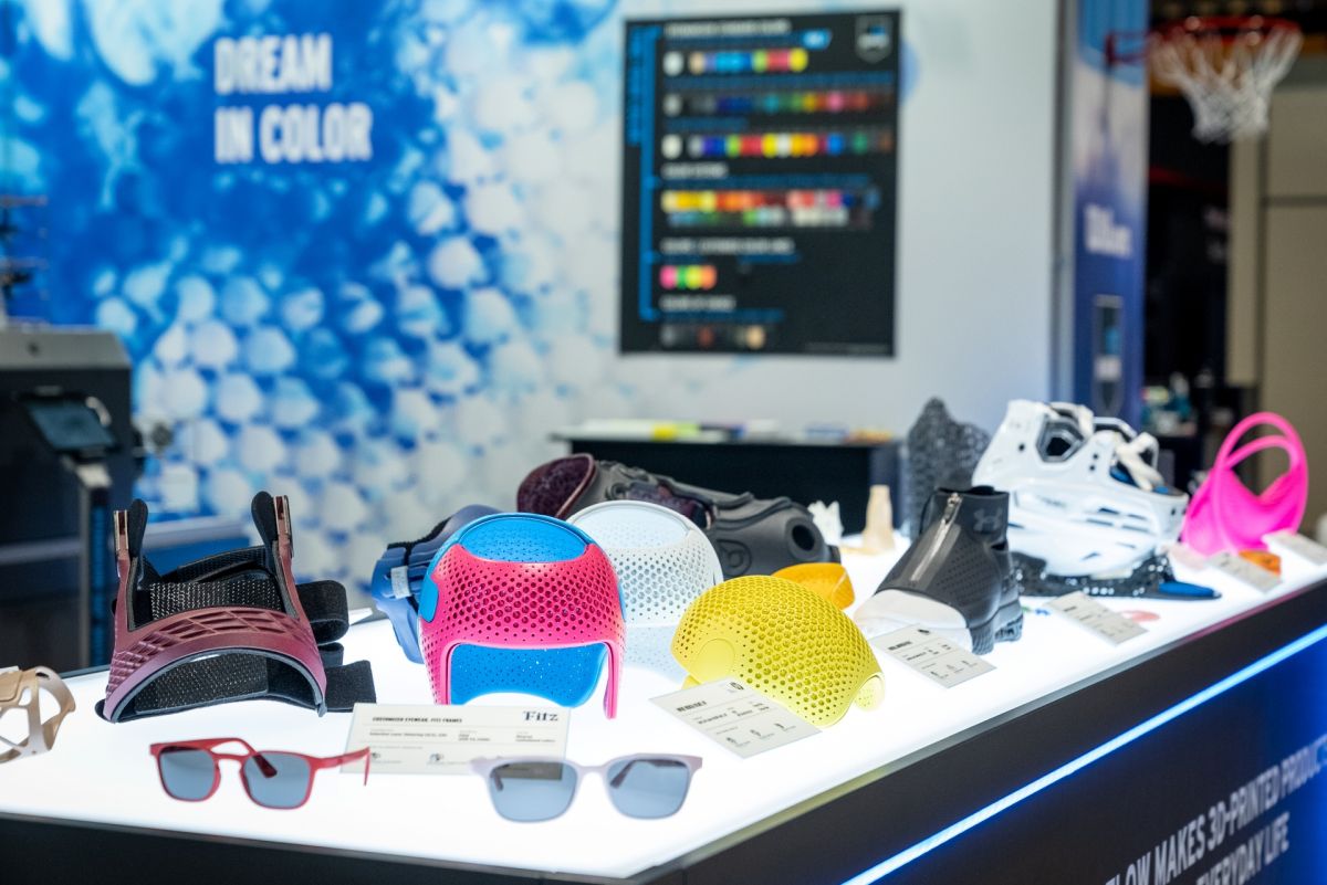 DyeMansion DM60 – Industrielle Färbeanlage für 3D-Druckteile.