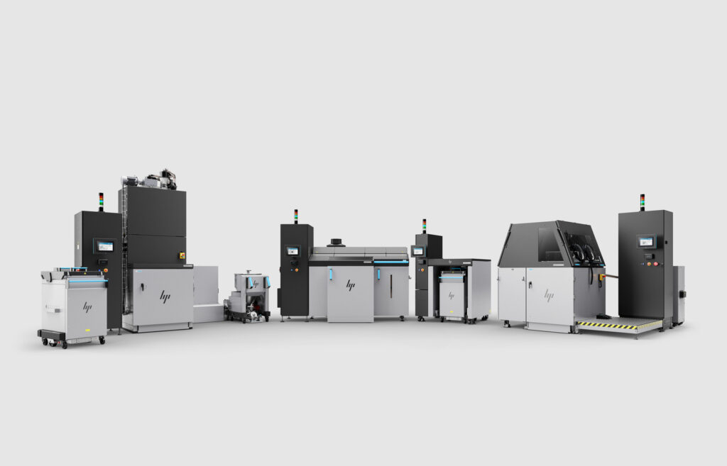 HP Metal Jet S100 Metall-3D-Drucker – Hochpräzises und schnelles Drucksystem für die Serienfertigung von Metallteilen, ideal für Anwendungen in der Automobil-, Medizin- und Konsumgüterindustrie. Unterstützt Edelstahlmaterialien und ermöglicht kosteneffiziente, individualisierte Produktion.